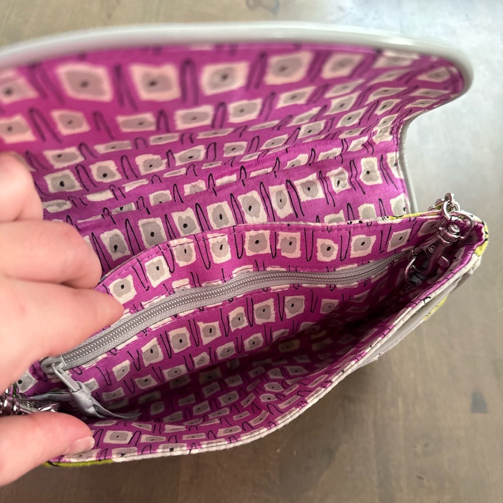 NWT Vera Bradley Petite Chain Bag in "Watercolor" Pattern - Picture 6 of 7
